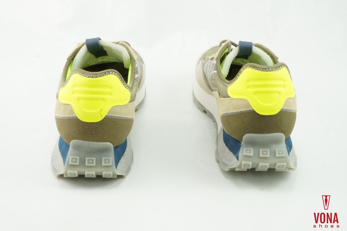 Sneakers Victoria 8803109