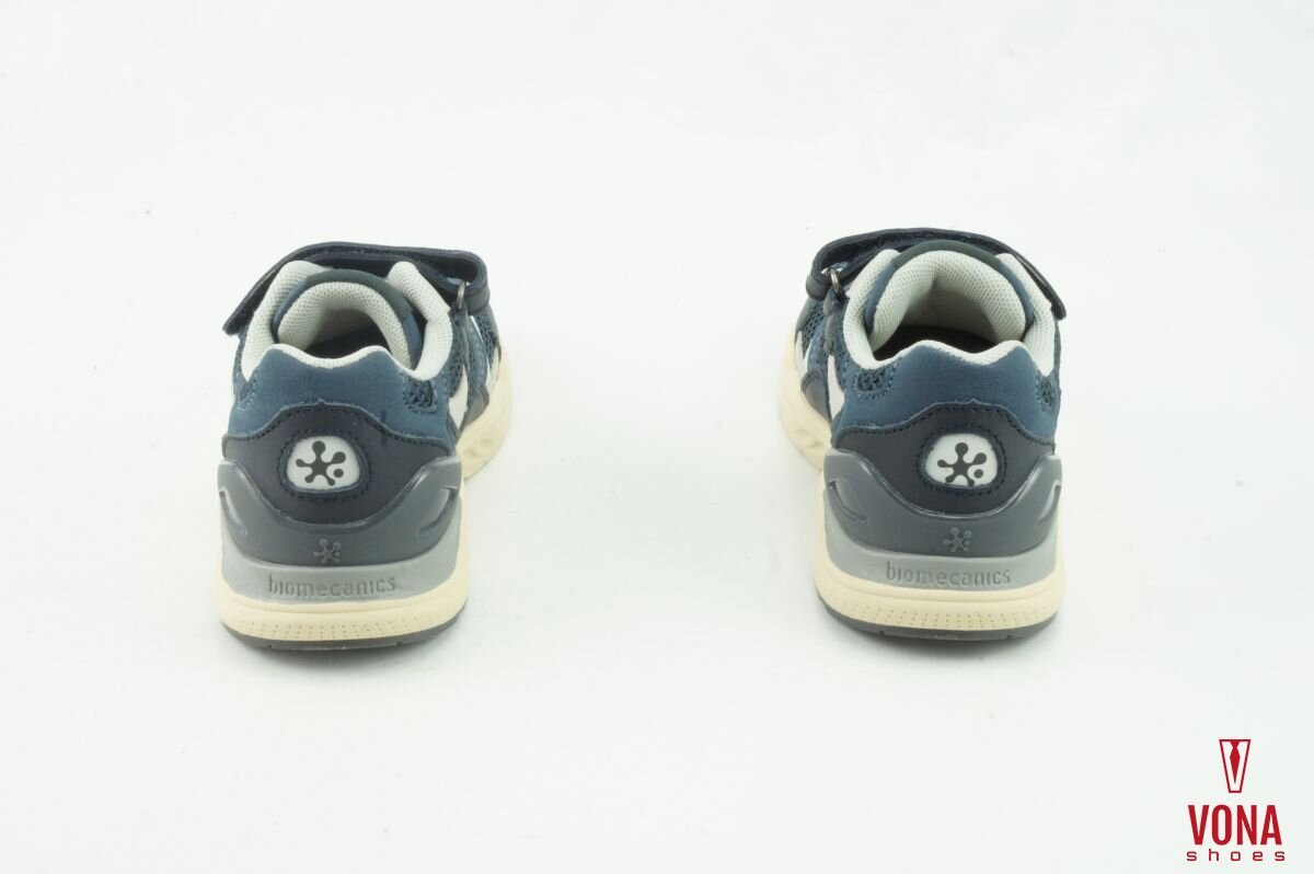 Sneakers Biomecanics 241260-